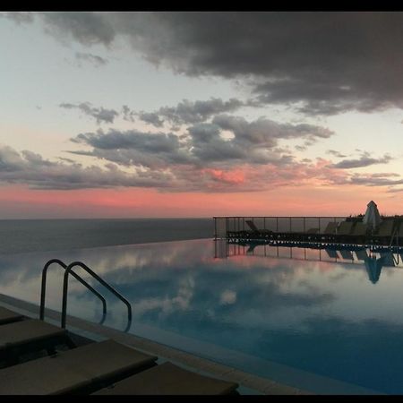 Appartement Loggia Vue Mer Panoramique, Piscine, Parking Cap-d'Ail Esterno foto