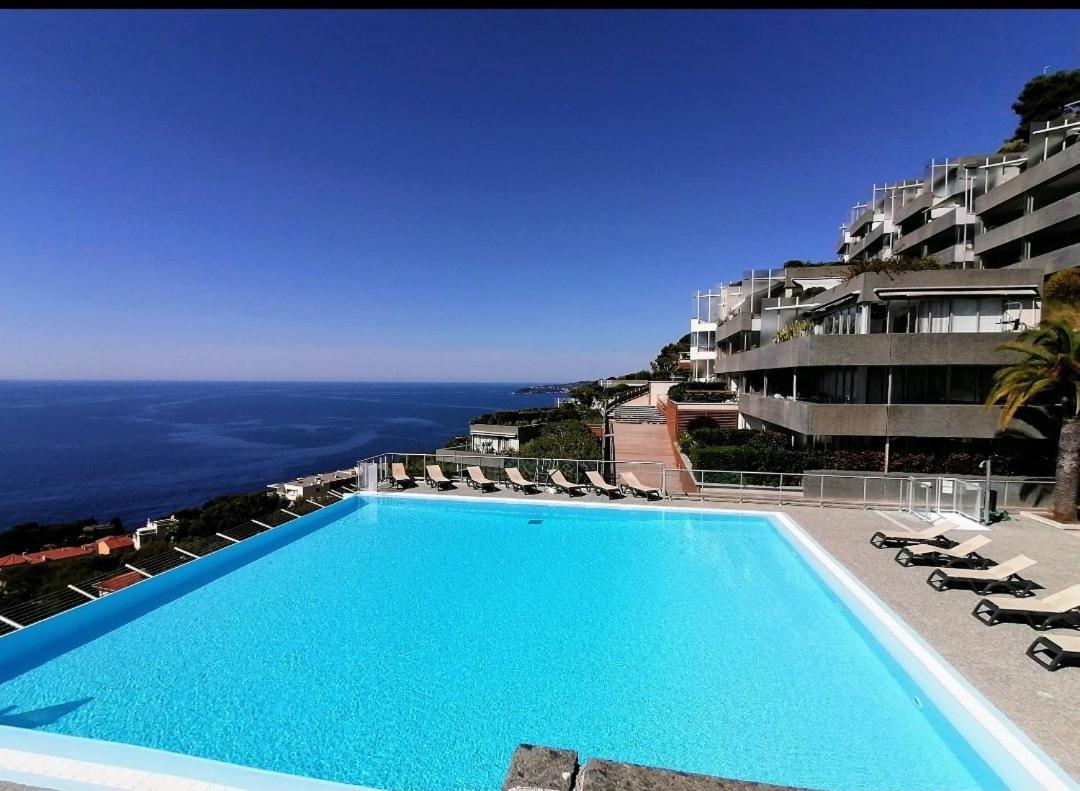 Appartement Loggia Vue Mer Panoramique, Piscine, Parking Cap-d'Ail Esterno foto